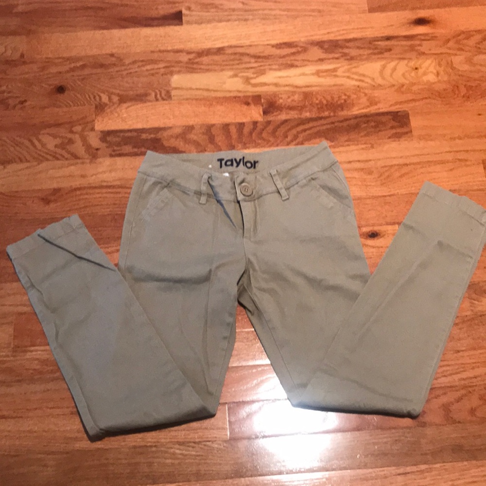 Delia’s Khaki Size 1/2 petite